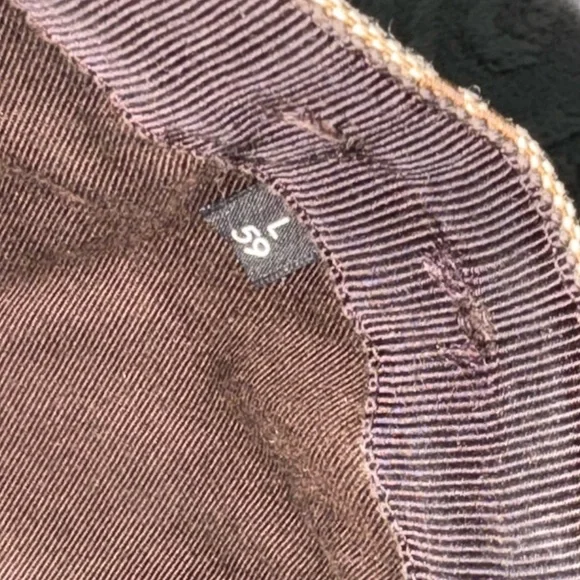 Gucci Tan Monogram Cap with Green and Red Stripe - Picture 6 of 7